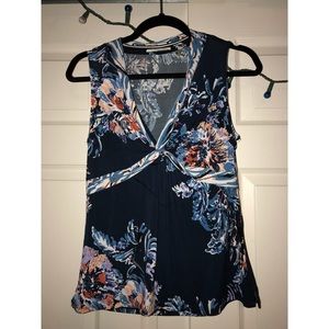 T TAHARI FLORAL BLOUSE